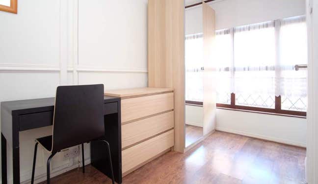 ✨ Lovely Double Room | W10 Zone 2  Main Photo