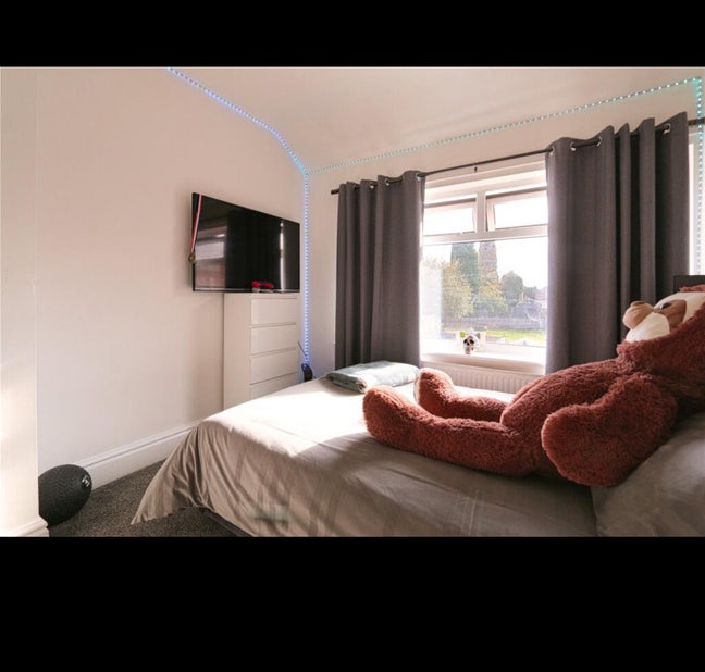 Spacious Double Rooms to to let in Bletchley   Main Photo