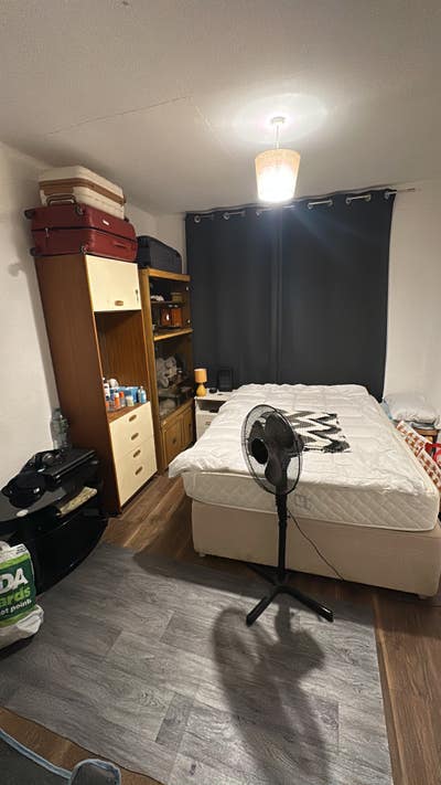Single room available  Main Photo