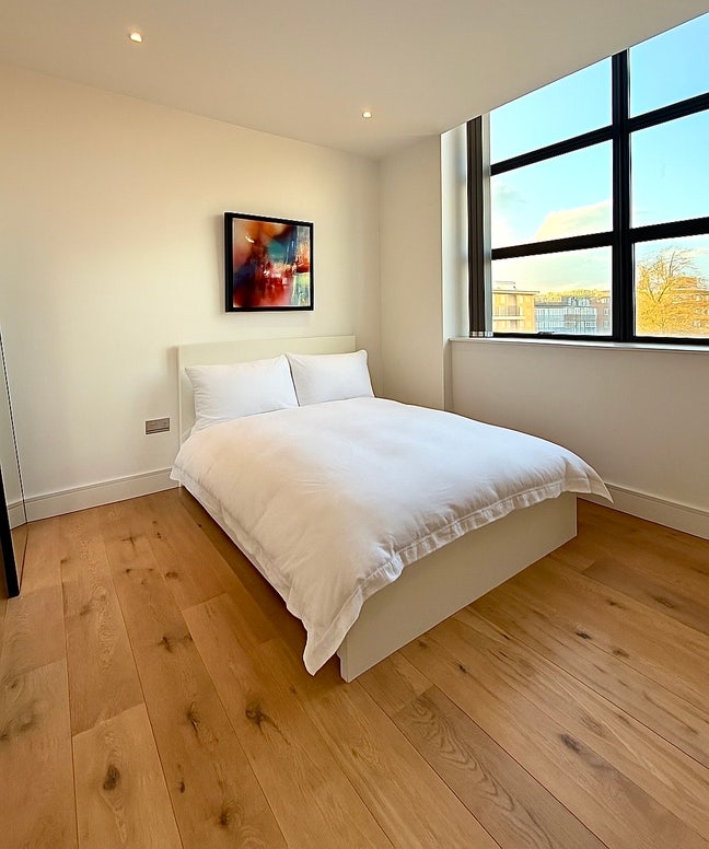 Modern En-Suite | Available Dec to Feb | Bills Inc Main Photo