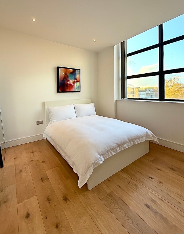 Modern En-Suite | Available Dec to Feb | Bills Inc Main Photo