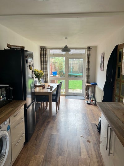 5-bed house available in RG12 8UT Main Photo