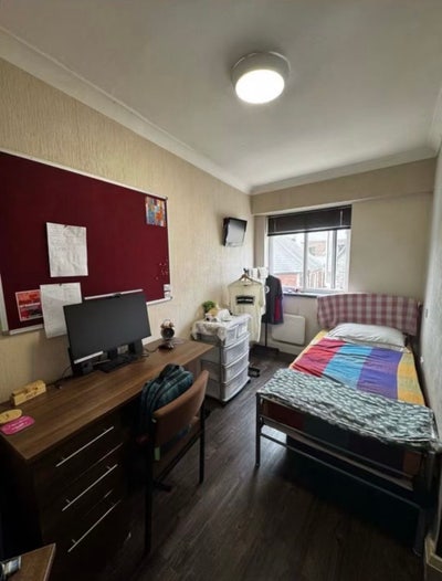 Bill Included! Bolton City Center New Studio flat  Main Photo