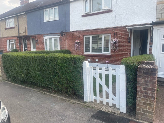 Double room available in Purbrook Main Photo