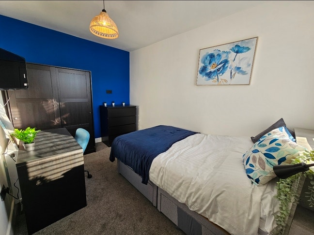 Cosy Modern Double Ensuite Room, 0 Deposit Main Photo