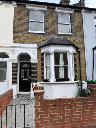 **Reduced** 3 Bedroom Home in SE25 with Free Park Main Photo