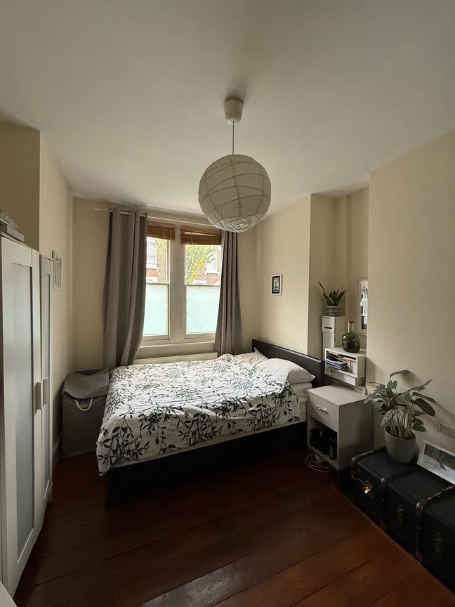 Spacious room in Clapham Main Photo