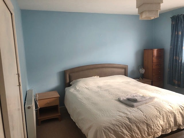 Large Bright Double Room Available to Rent.  Main Photo