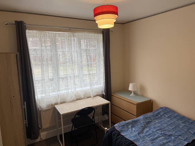 Quiet double room close to transport Earlsfield Main Photo