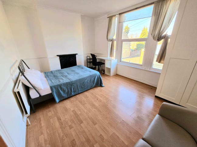 Big and bright double bills included, single use Main Photo