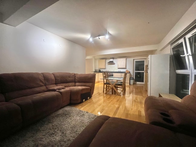 3-bedroom penthouse-style apartment Main Photo