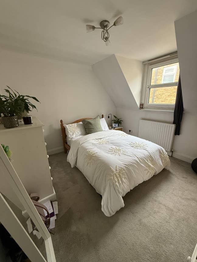 Ealing Broadway Room Avaliable Main Photo