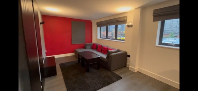 Single Room Available in M15 Main Photo