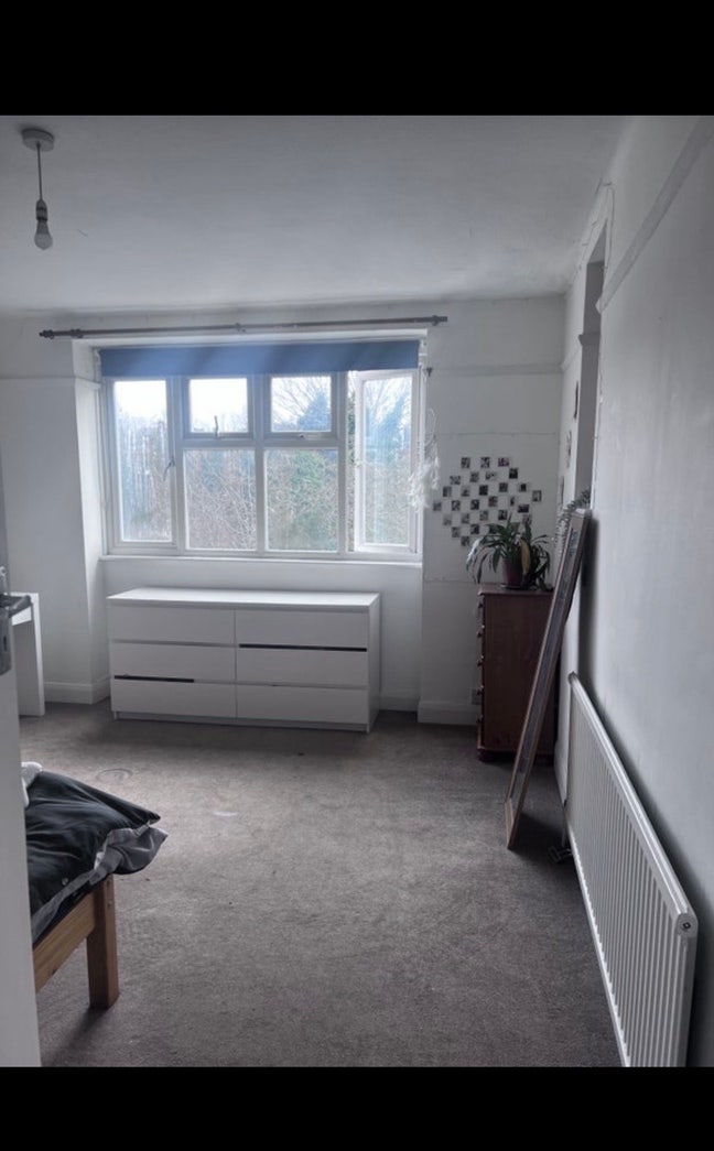 Homely Double room near Surbiton all bills Inc. Main Photo