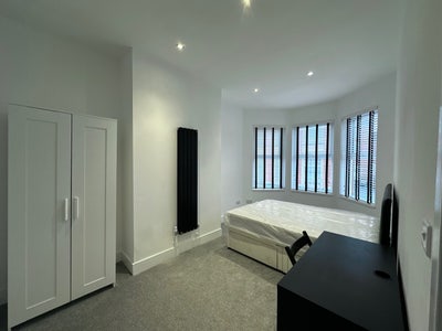 Fully Furnished Modern Double Room Main Photo