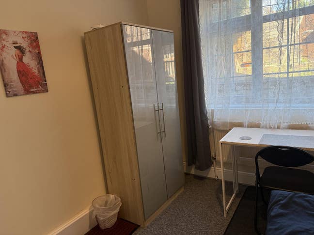 Quiet double room close to transport Earlsfield Main Photo