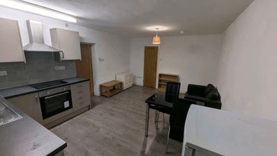 1-Bed Flat in Headingley, Leeds Main Photo