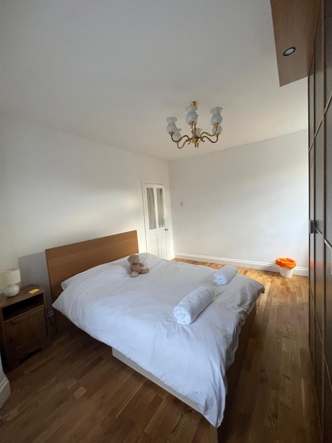 Modern En-Suite Room to Rent – Perivale, London   Main Photo
