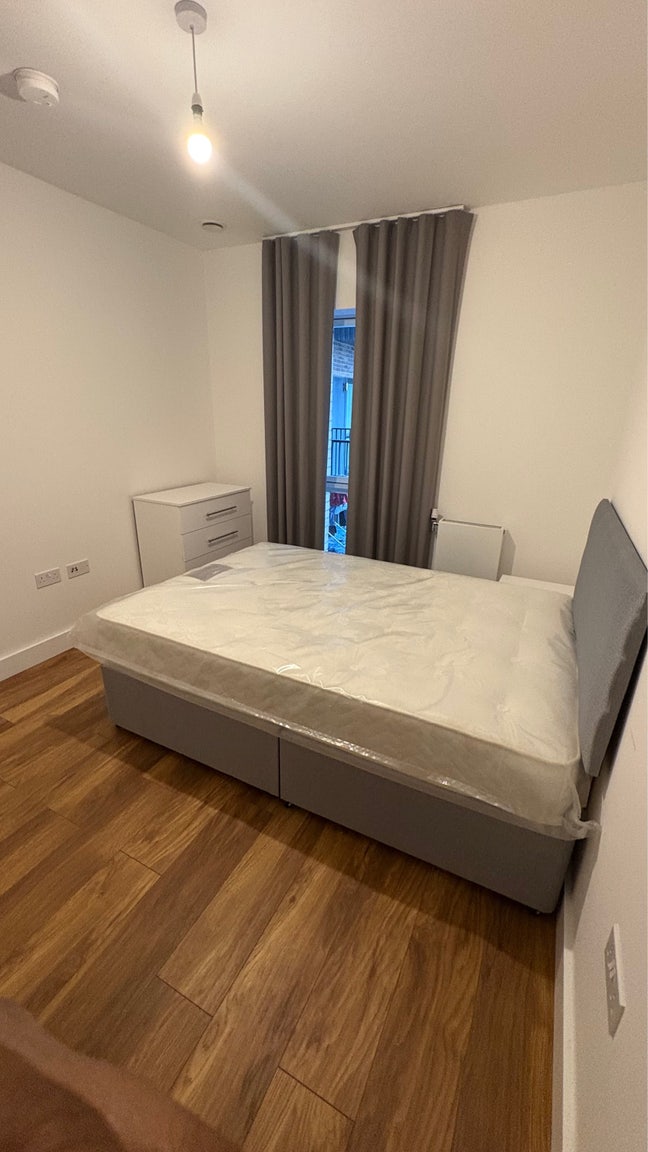 En-suite room to let  Main Photo