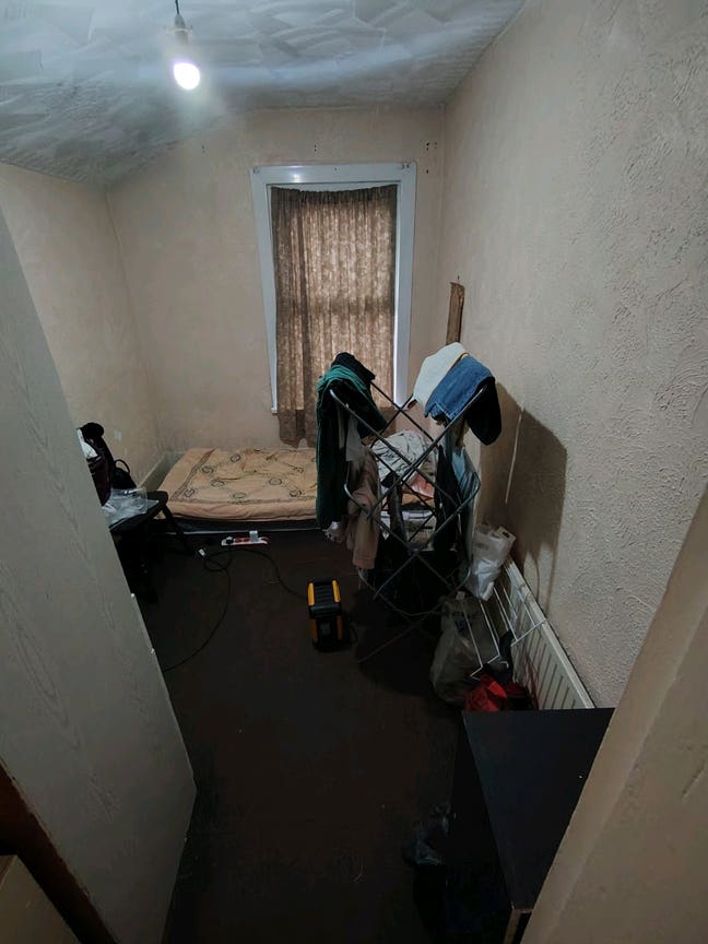 Single and couple room available  Main Photo