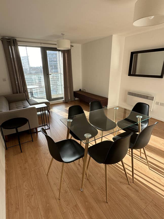 2 Bed 2 Bathroom Flat with Parking, Skyline, B1 Main Photo