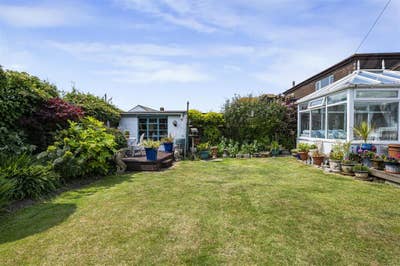 Spacious Double Rooms for Rent – All Bills Include Main Photo