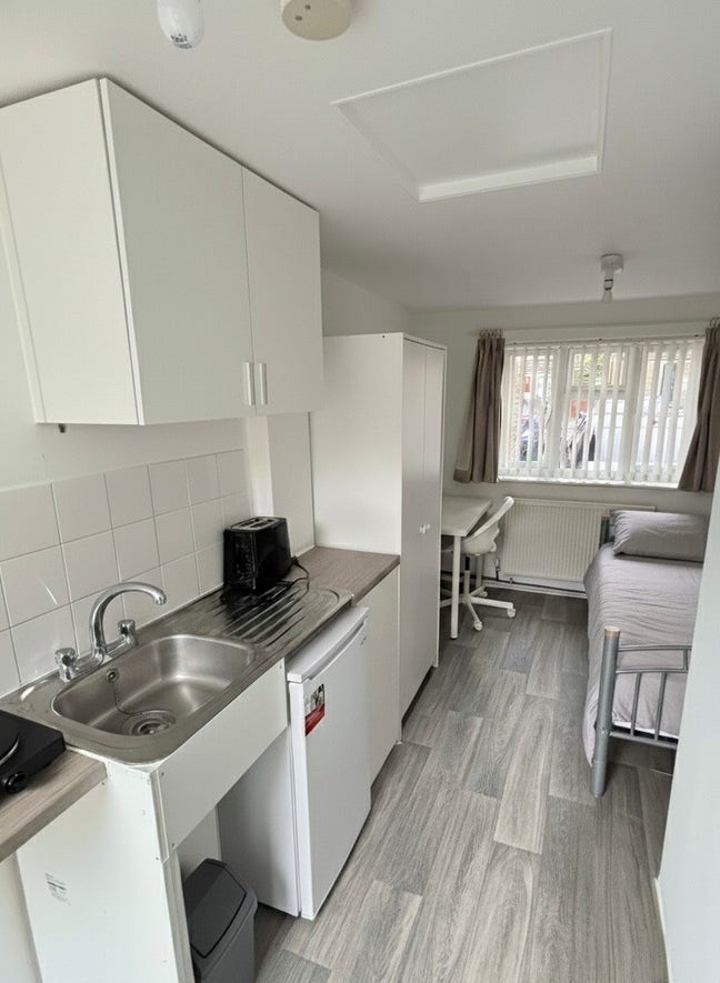 Charming Self-Contained Room with Private Entrance Main Photo