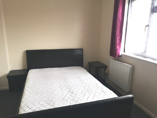 2 Bedroom House to Let Hockley Main Photo