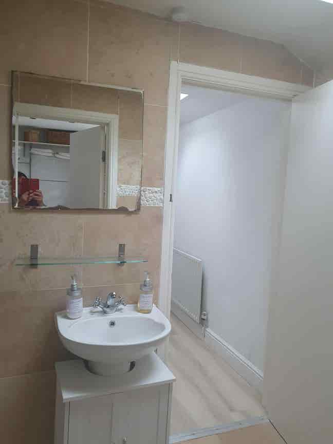 Annex With Patio,  Mon to Fri ,  Own Quiet  Space  Main Photo