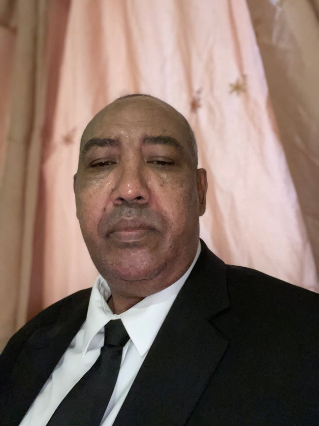 Professional Male seeks a single or double room Main Photo