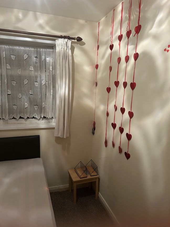 1 single bedroom available for female Main Photo