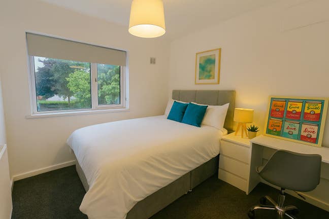 💥 25% Off Double Rooms 💫 Bills Included in BS10 Main Photo