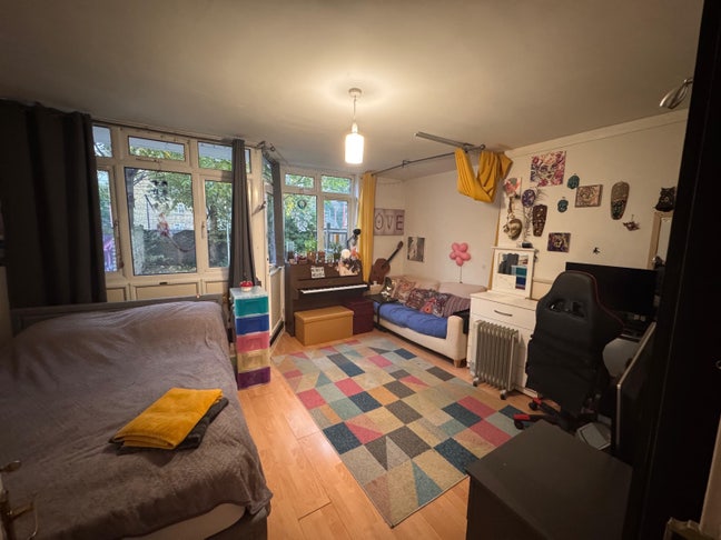 Subletting my room for a year  Main Photo