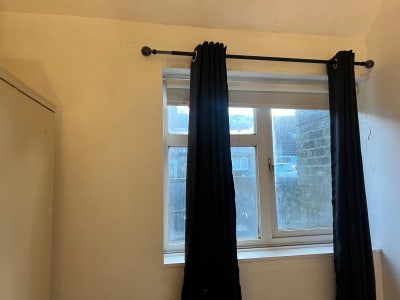 Spacious room in a very good location  Main Photo