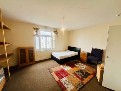 Large Room in city centre  Main Photo