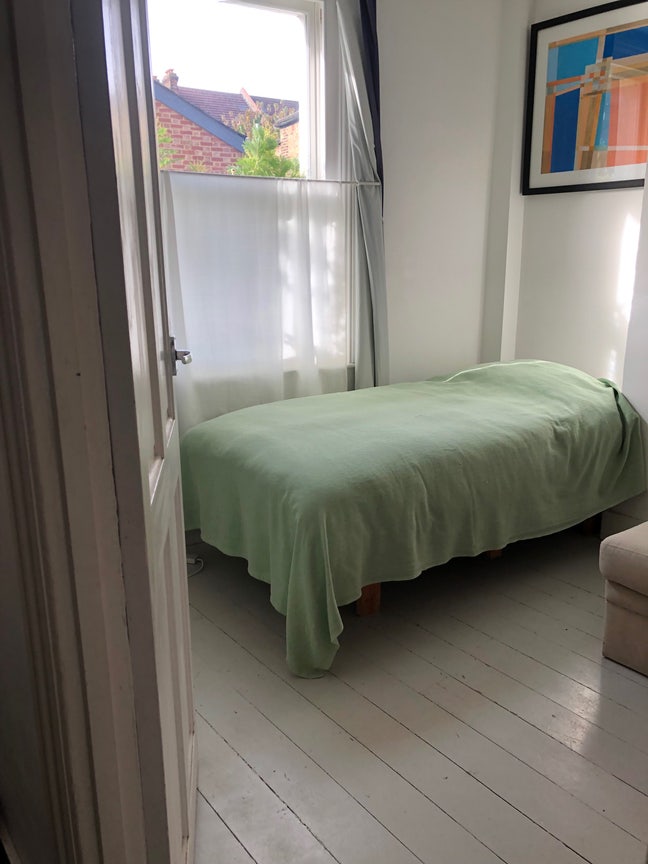 Room available  Main Photo