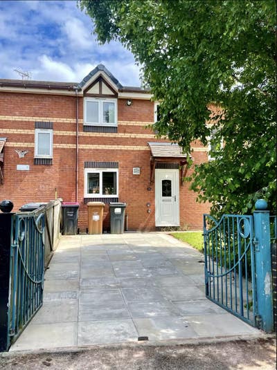 Bright Double Room in Ordsall/Salford (Media City) Main Photo