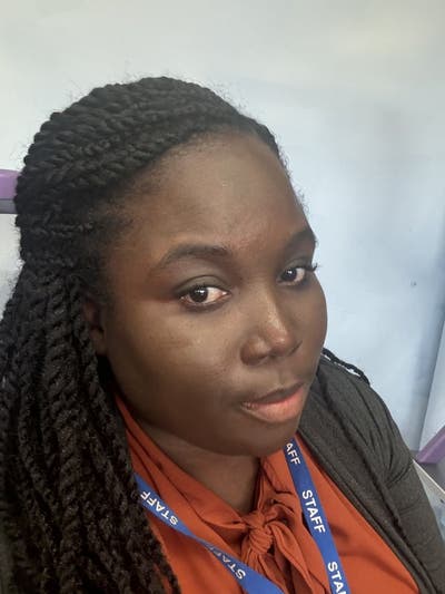 I am a professional female aged 39. I am look... Main Photo