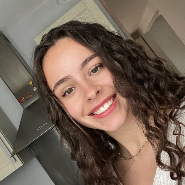 Looking for a double/single room in a flatshare  Main Photo