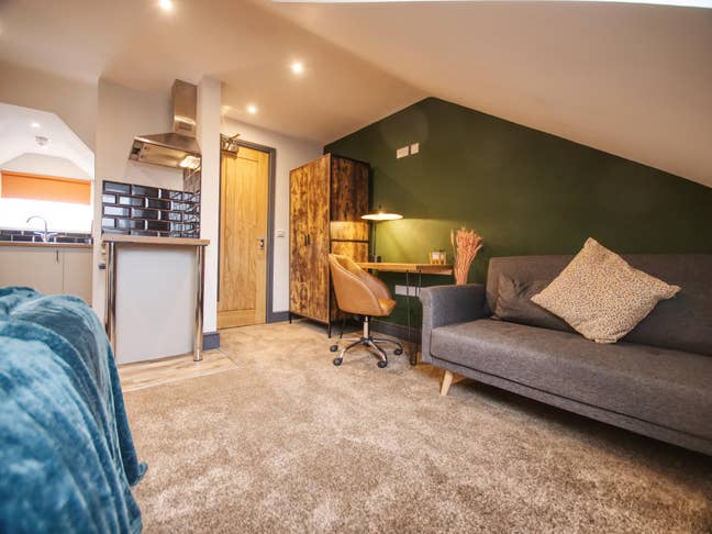 Studio-Style Room, En-Suite, Bills Inc. ✨ Main Photo