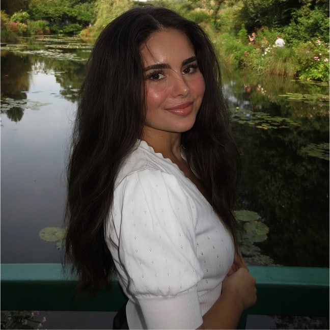 I am a female aged 24. I am looking for a sin... Main Photo