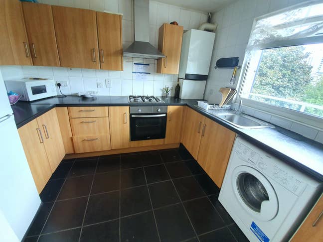 ✅Large Room in All Saints Main Photo