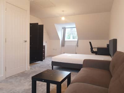 Ensuite Room full furnished  Main Photo