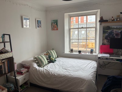 Lovely room in town  Main Photo