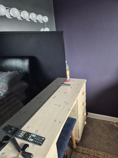 Room to rent in 2 bedroomed house Main Photo