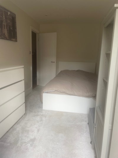 Double room in quiet leafy Heaver Estate  Main Photo
