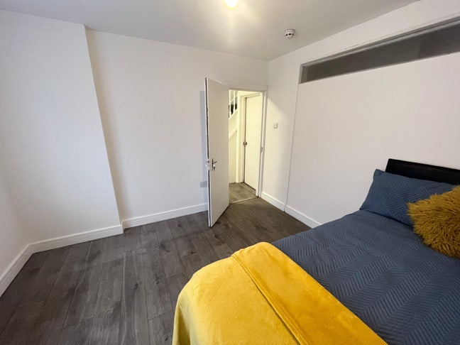Double Rooms Available – Northolt UB5 6LQ  Main Photo