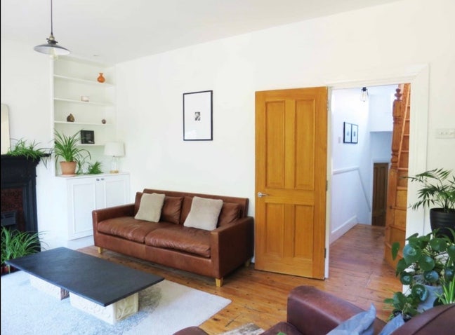 Sunny & Spacious Double Bedroom with En-suite Main Photo