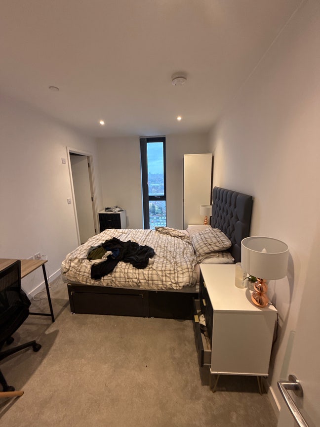 Room near Arndale Main Photo