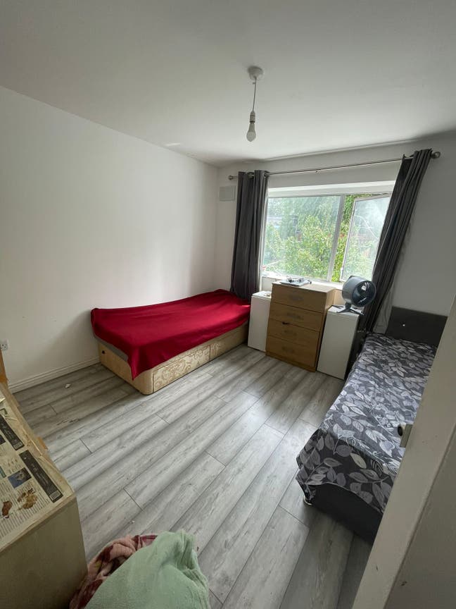 Sharing room for rent Main Photo